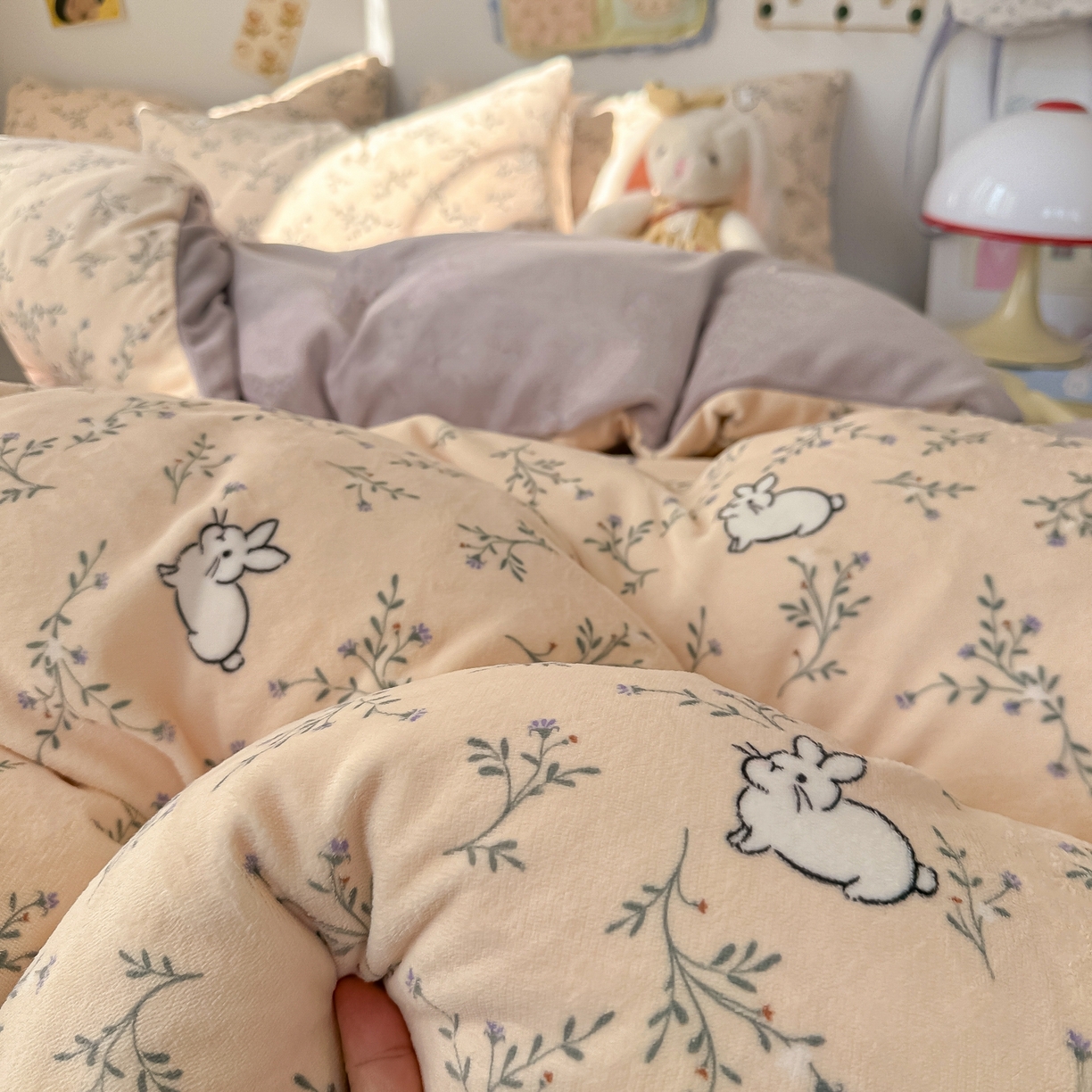 91家纺网 家纺一手货源 找家纺 韩巢家纺 2025新款高克重牛奶绒四件套冬季绒床品被套床单三件套 枝枝兔