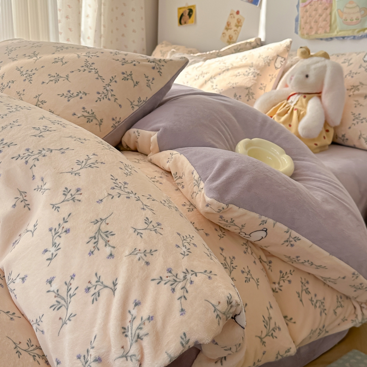 91家纺网 家纺一手货源 找家纺 韩巢家纺 2025新款高克重牛奶绒四件套冬季绒床品被套床单三件套 枝枝兔