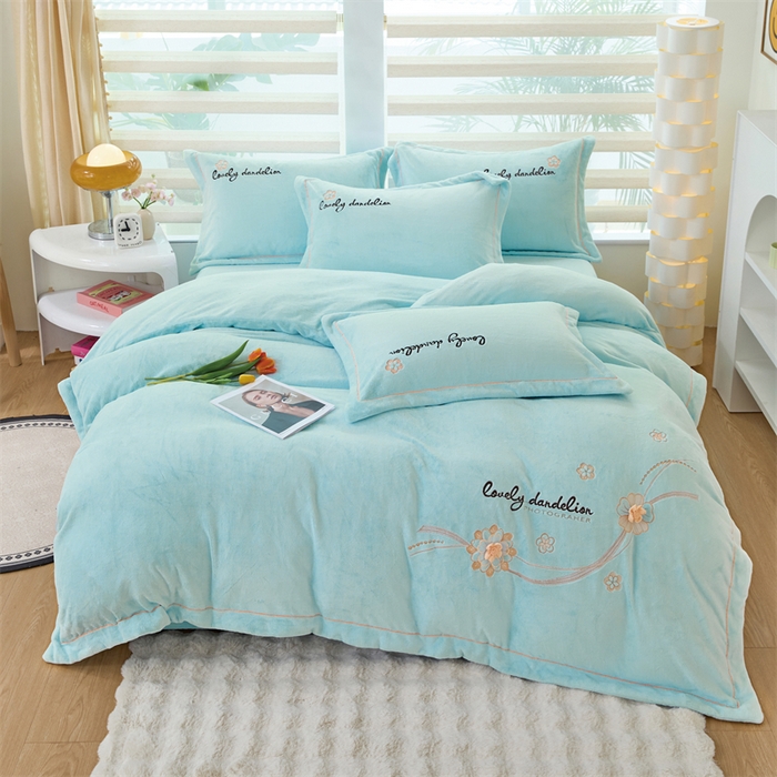 畅畅家纺 2025新款宽边加厚9斤加厚300克全消光超柔牛奶绒宽边刺绣手工订花绣花工艺四件套末花系列 末花-薄荷绿