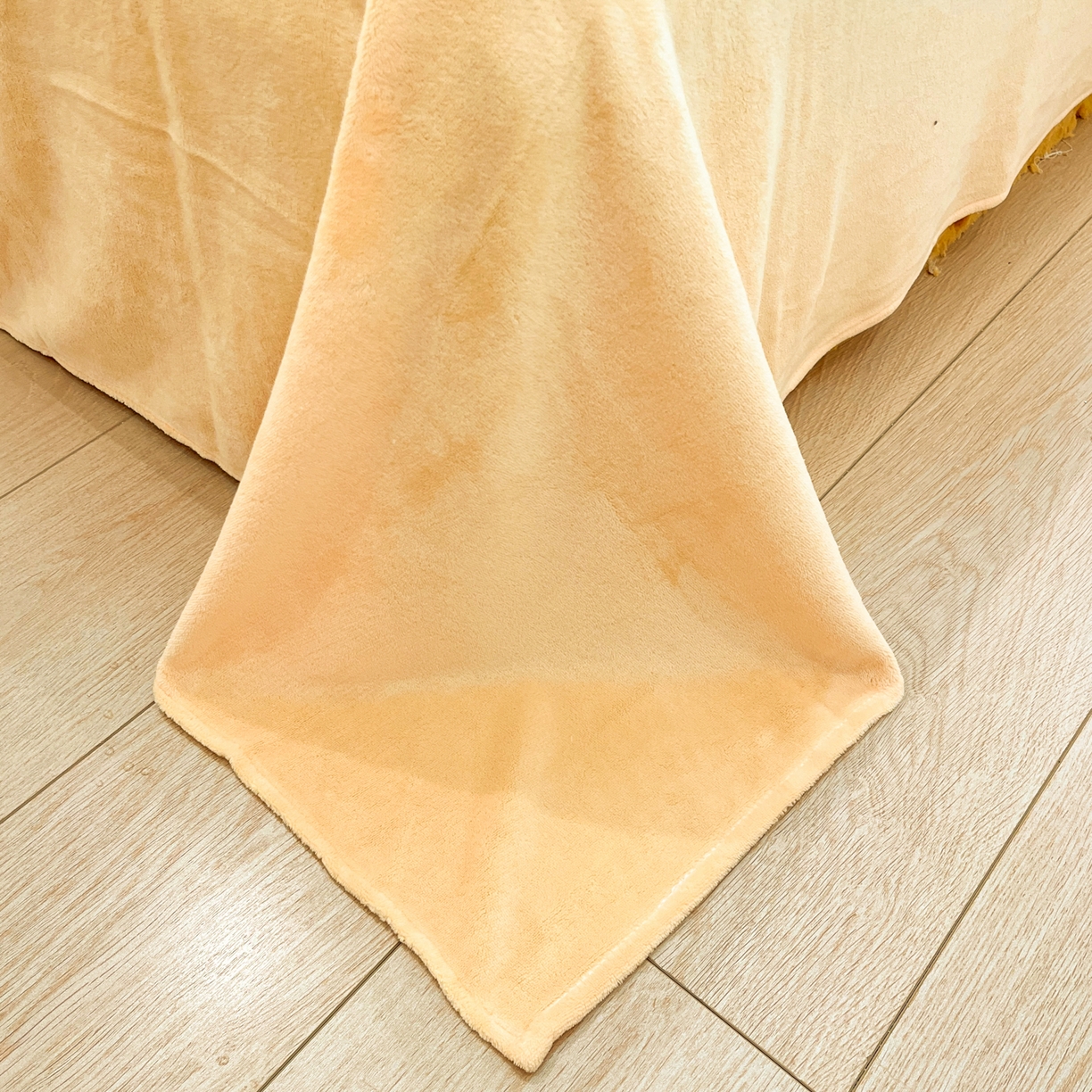 91家纺网 家纺一手货源 找家纺 乐坊 2025新款大阪羊羔绒牛奶绒卡通四件套冬季加厚保暖 爱心猪猪-黄