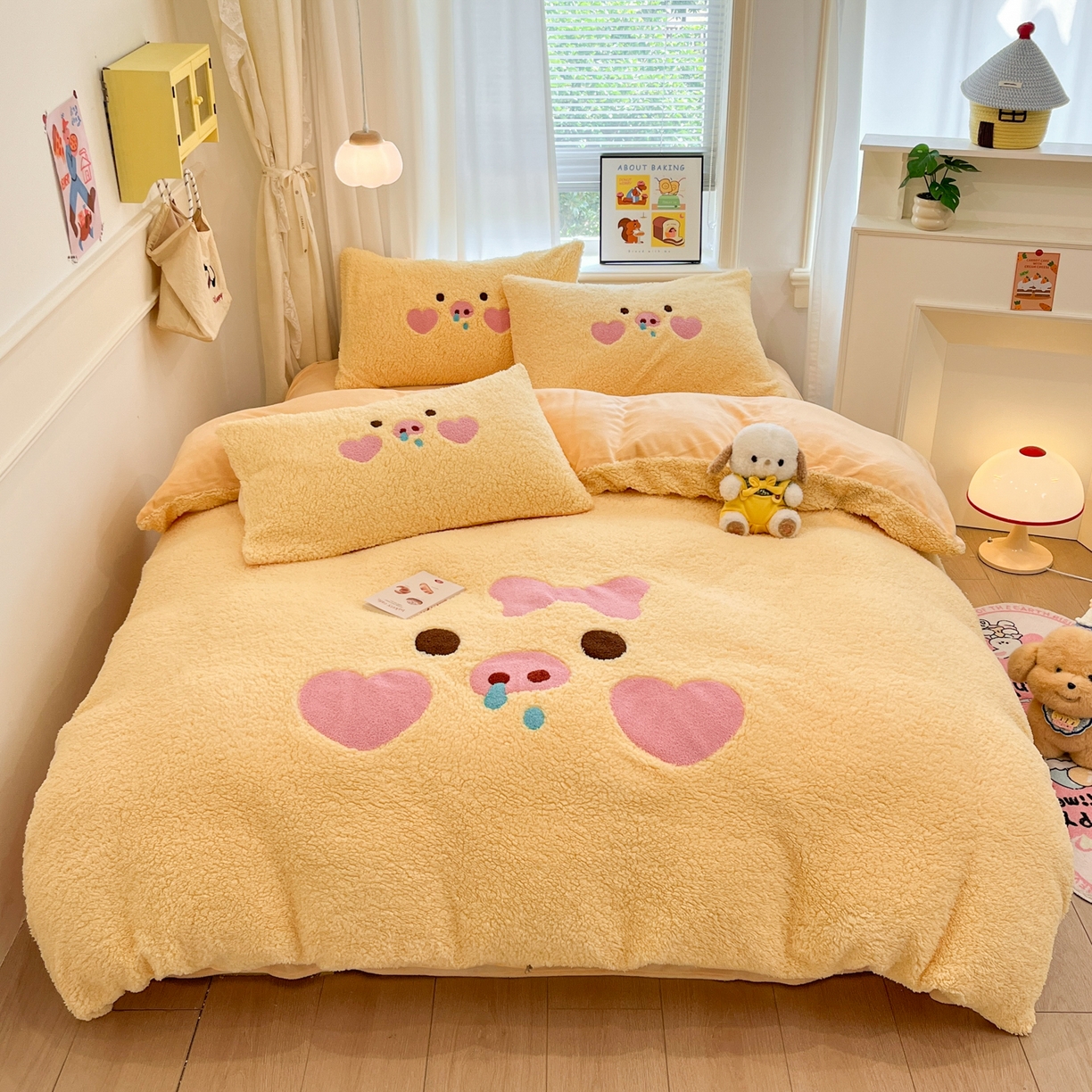 91家纺网 家纺一手货源 找家纺 乐坊 2025新款大阪羊羔绒牛奶绒卡通四件套冬季加厚保暖 爱心猪猪-黄