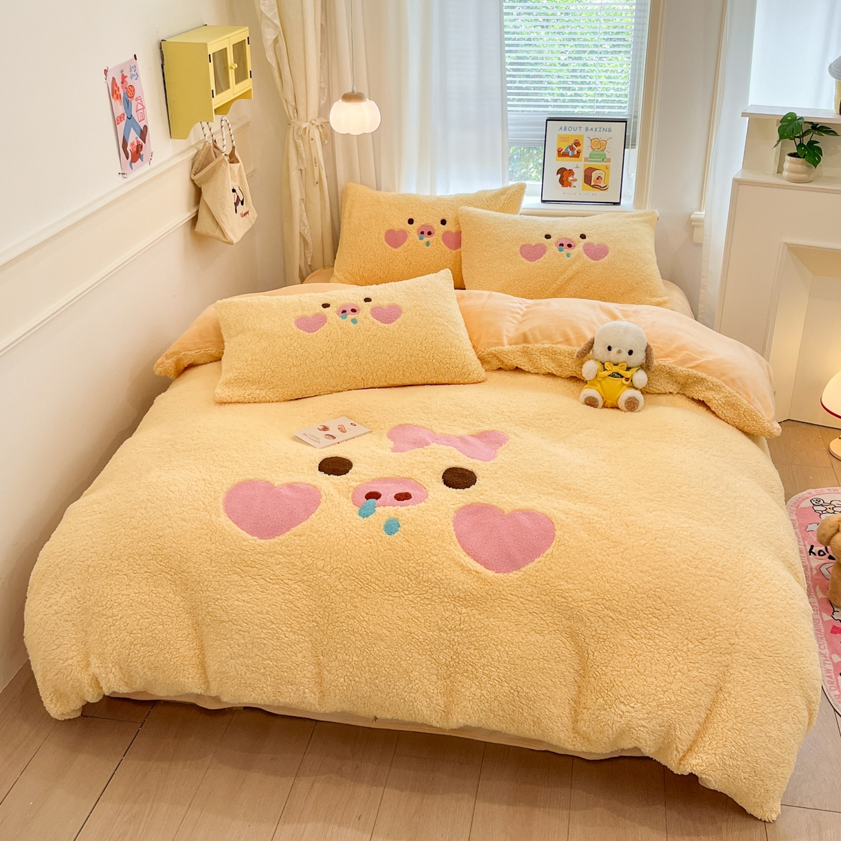 91家纺网 家纺一手货源 找家纺 乐坊 2025新款大阪羊羔绒牛奶绒卡通四件套冬季加厚保暖 爱心猪猪-黄