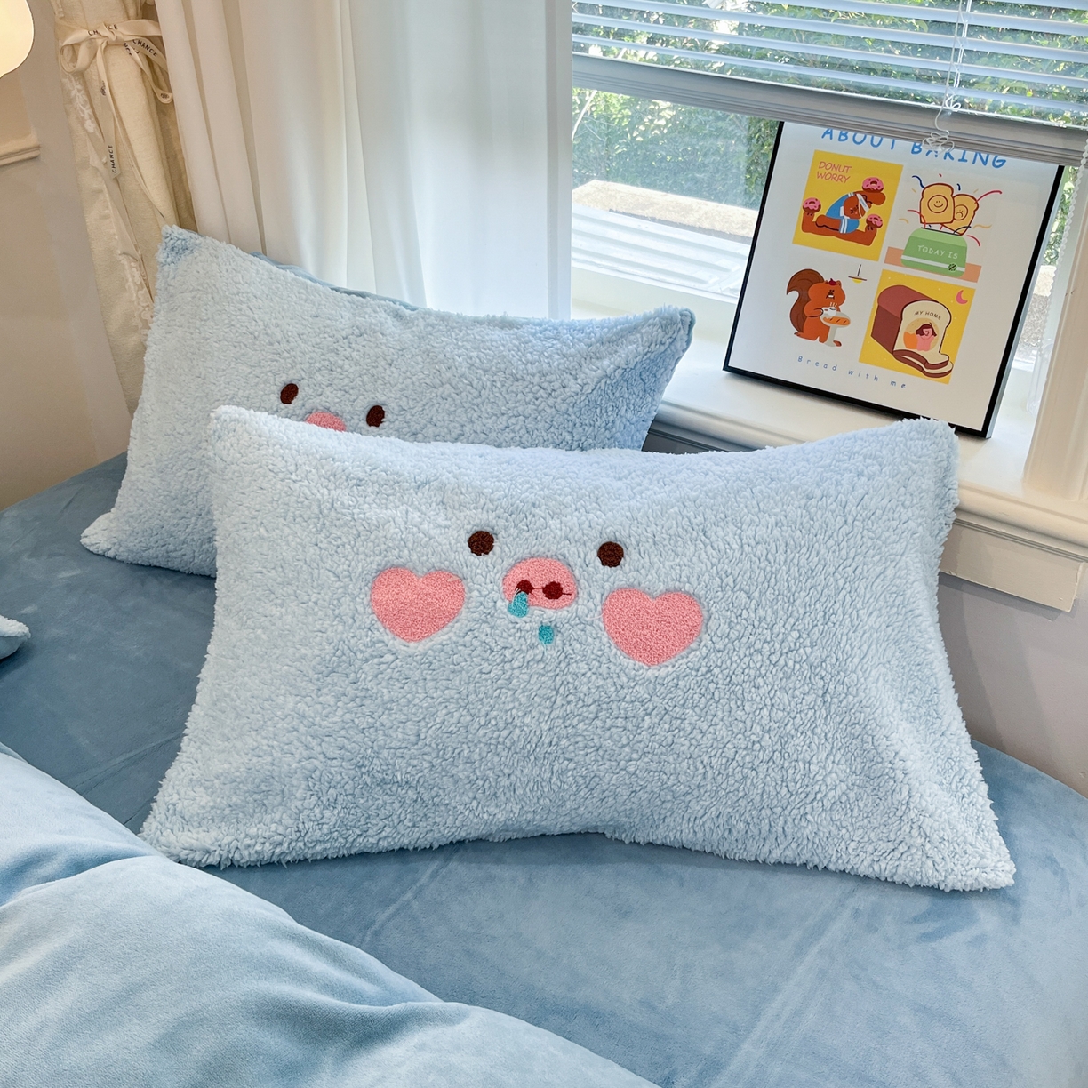 91家纺网 家纺一手货源 找家纺 乐坊 2025新款大阪羊羔绒牛奶绒卡通四件套冬季加厚保暖 爱心猪猪-蓝