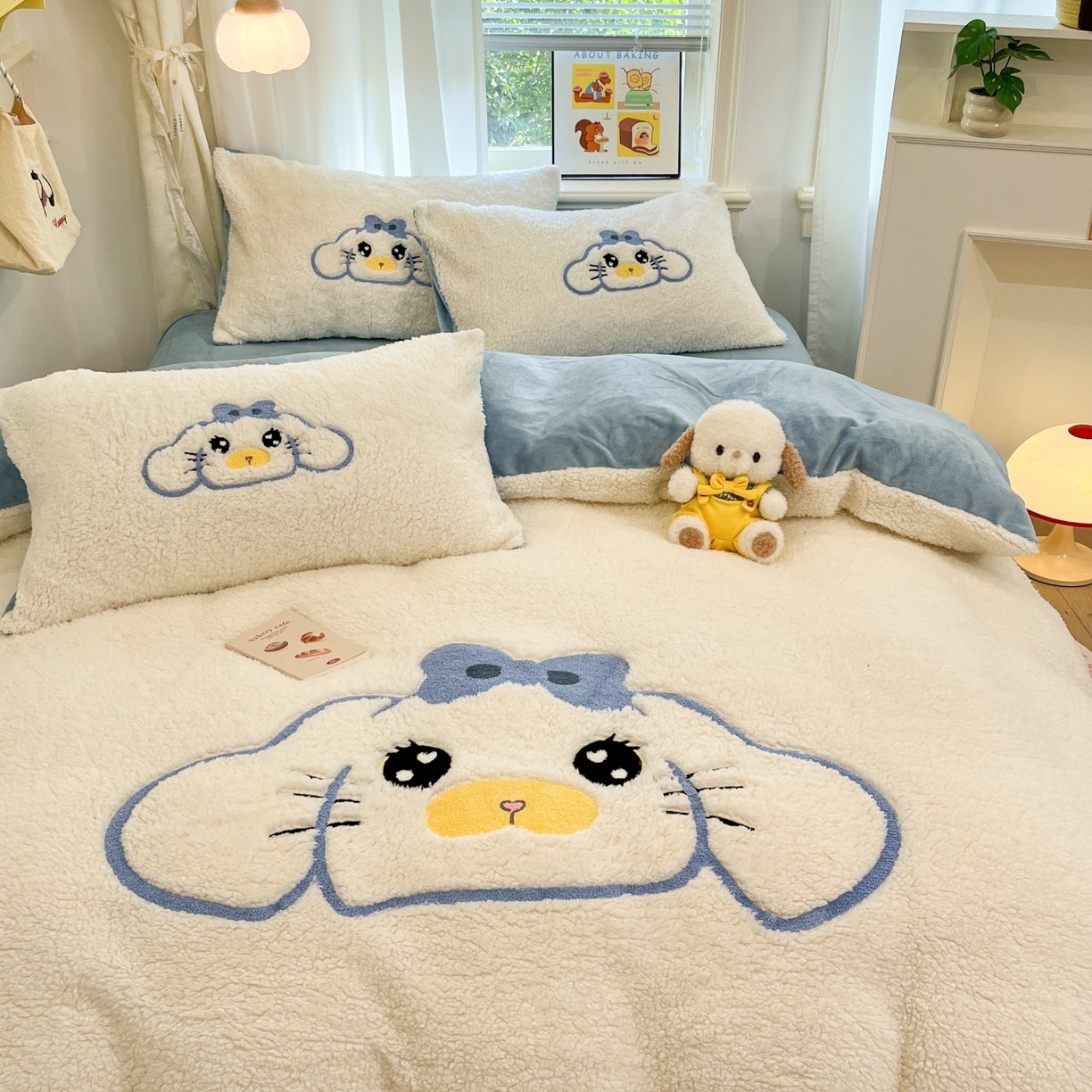 91家纺网 家纺一手货源 找家纺 乐坊 2025新款大阪羊羔绒牛奶绒卡通四件套冬季加厚保暖 大耳鼠狗-白蓝