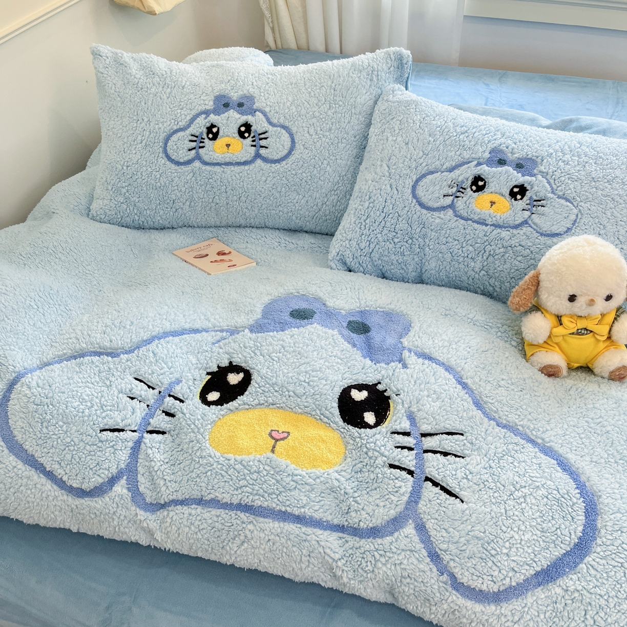 91家纺网 家纺一手货源 找家纺 乐坊 2025新款大阪羊羔绒牛奶绒卡通四件套冬季加厚保暖 大耳鼠狗-蓝