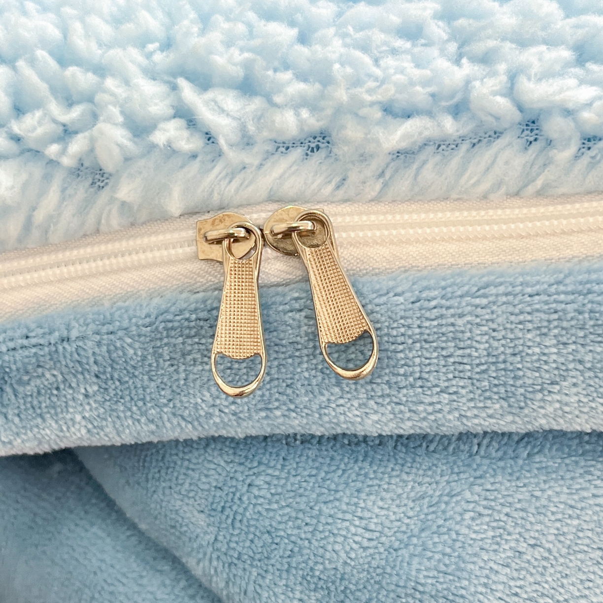 91家纺网 家纺一手货源 找家纺 乐坊 2025新款大阪羊羔绒牛奶绒卡通四件套冬季加厚保暖 大耳鼠狗-蓝