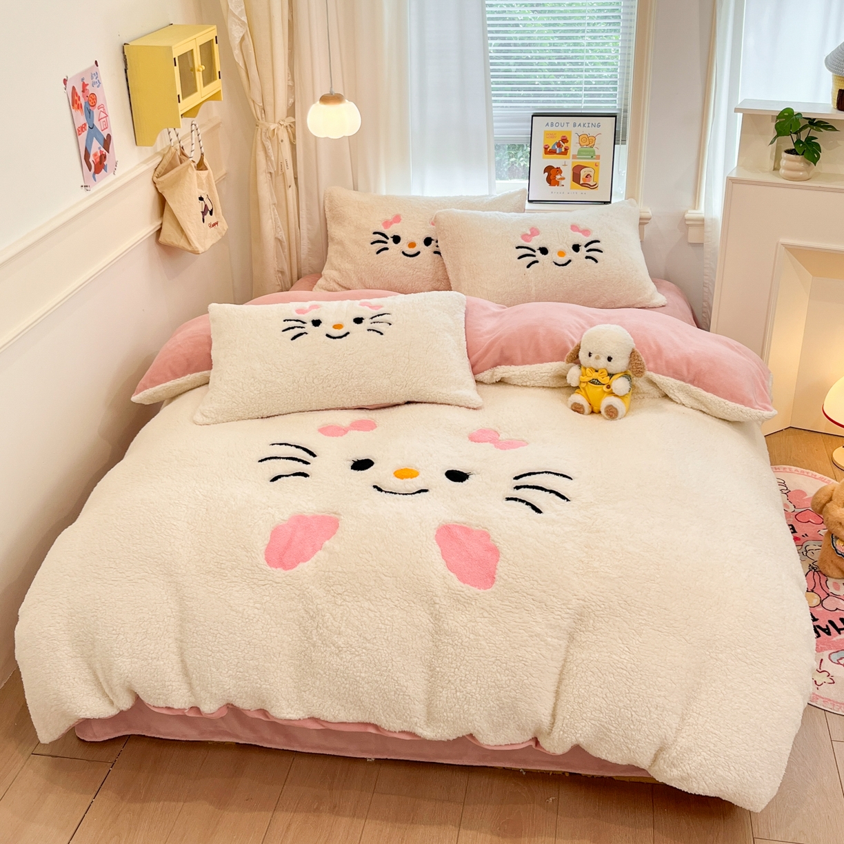 91家纺网 家纺一手货源 找家纺 乐坊 2025新款大阪羊羔绒牛奶绒卡通四件套冬季加厚保暖 可爱猫咪-白粉