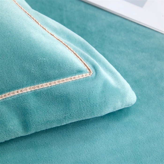 91家纺网 家纺一手货源 找家纺 畅畅家纺 2025新款宽边加厚9斤加厚全消光牛奶绒宽边刺绣绣花四件套-慕斯绒系列 慕斯绒湖蓝