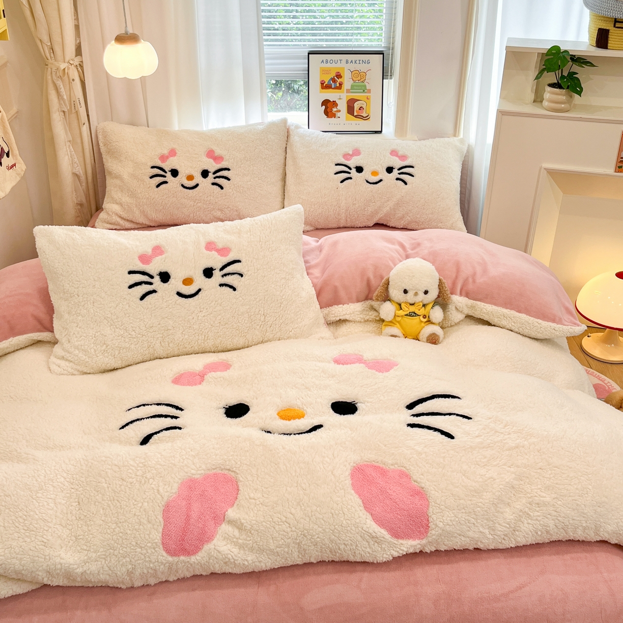 91家纺网 家纺一手货源 找家纺 乐坊 2025新款大阪羊羔绒牛奶绒卡通四件套冬季加厚保暖 可爱猫咪-白粉