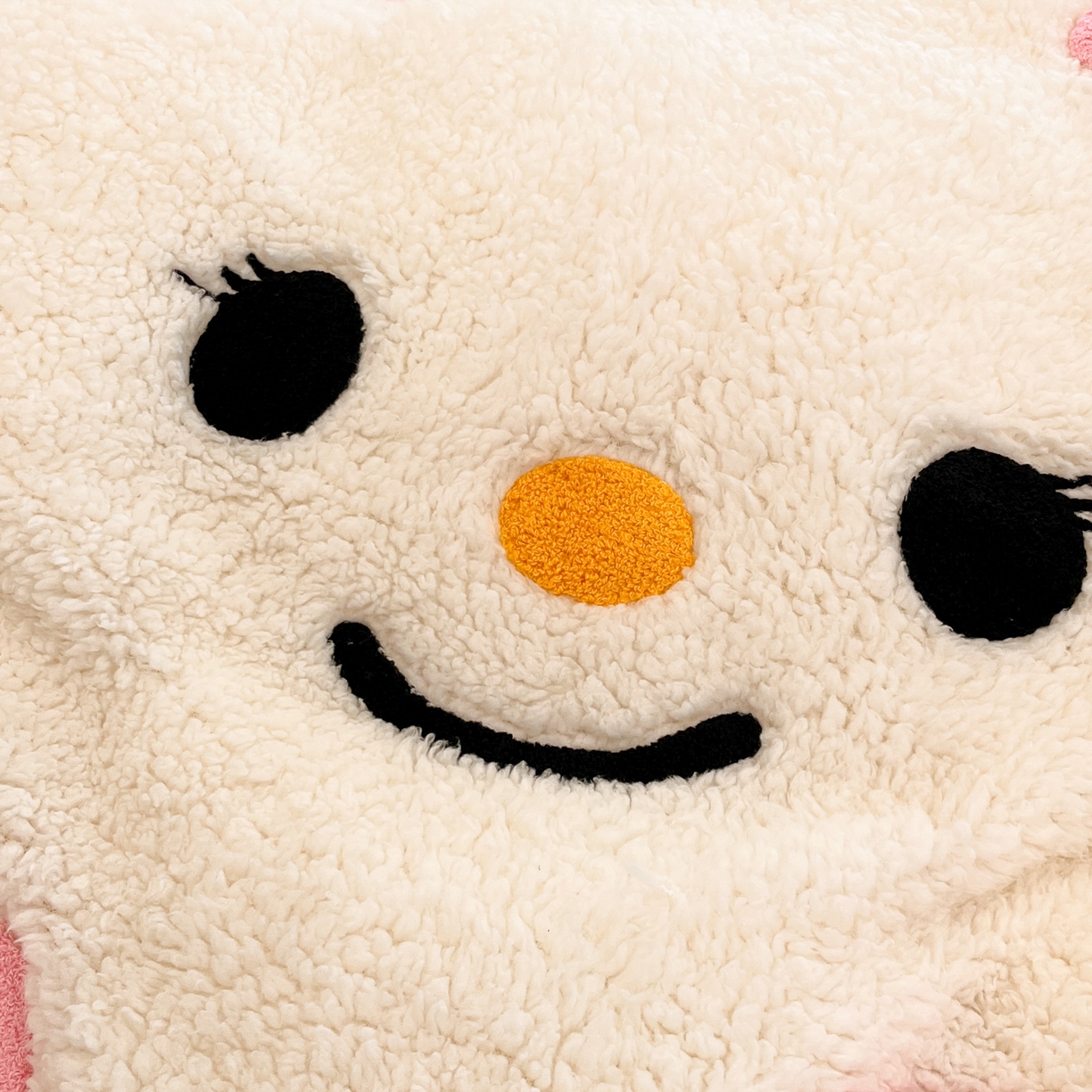 91家纺网 家纺一手货源 找家纺 乐坊 2025新款大阪羊羔绒牛奶绒卡通四件套冬季加厚保暖 可爱猫咪-白粉