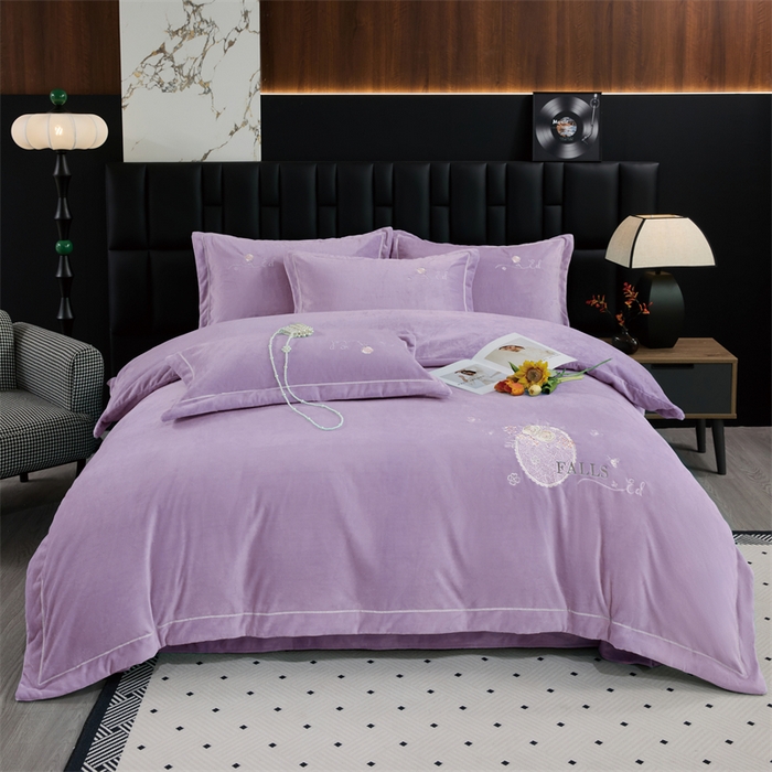 畅畅家纺 2025新款宽边加厚9斤加厚全消光牛奶绒宽边刺绣绣花四件套-慕斯绒系列 慕斯绒香芋紫