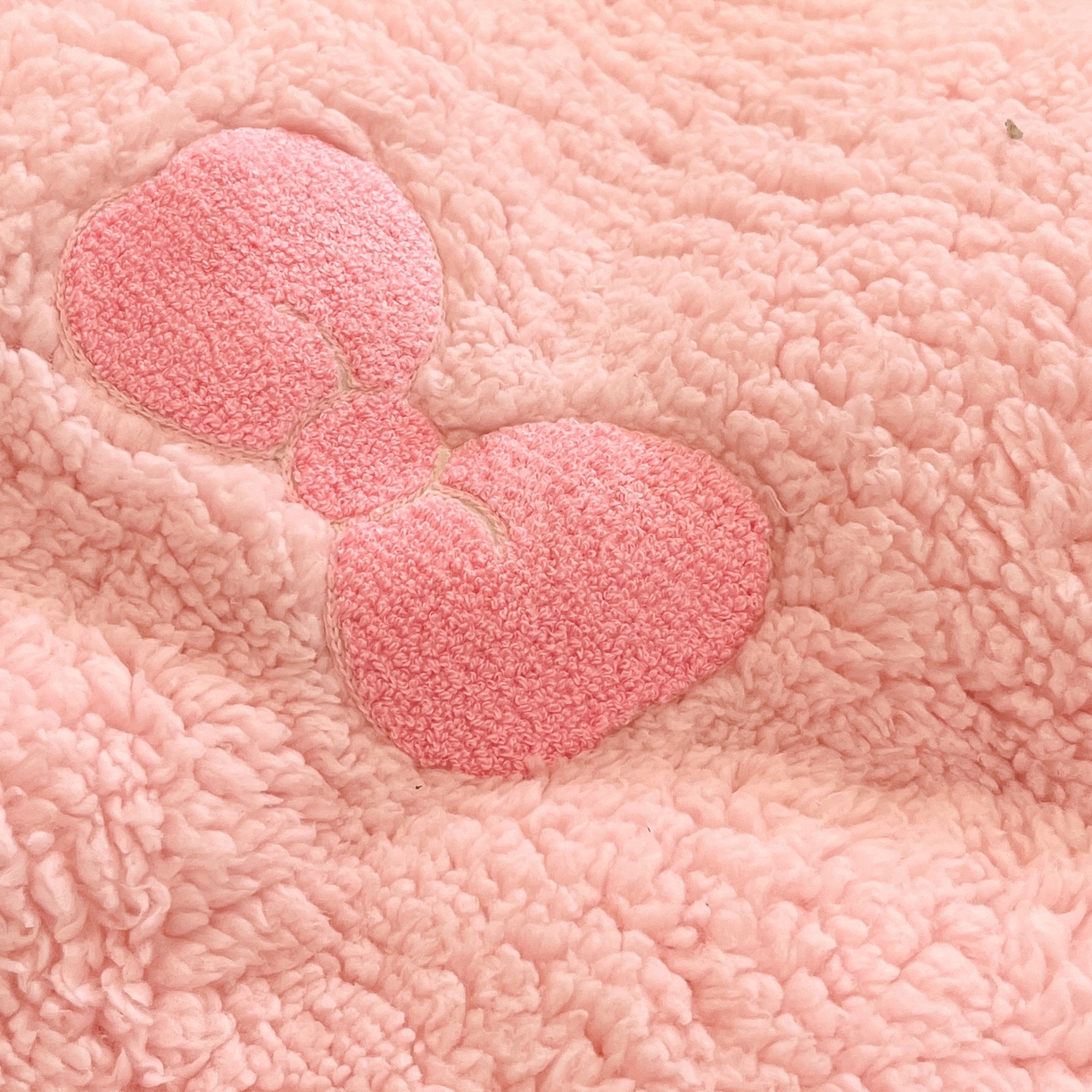 91家纺网 家纺一手货源 找家纺 乐坊 2025新款大阪羊羔绒牛奶绒卡通四件套冬季加厚保暖 可爱猫咪-粉