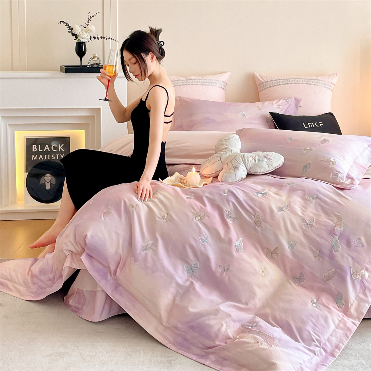 （总）蓝米卡夫 2025秋冬-A类全棉100支磨毛印+绣-云光蝶梦系列（礼盒包装）-拍摄风格2 提供买家秀