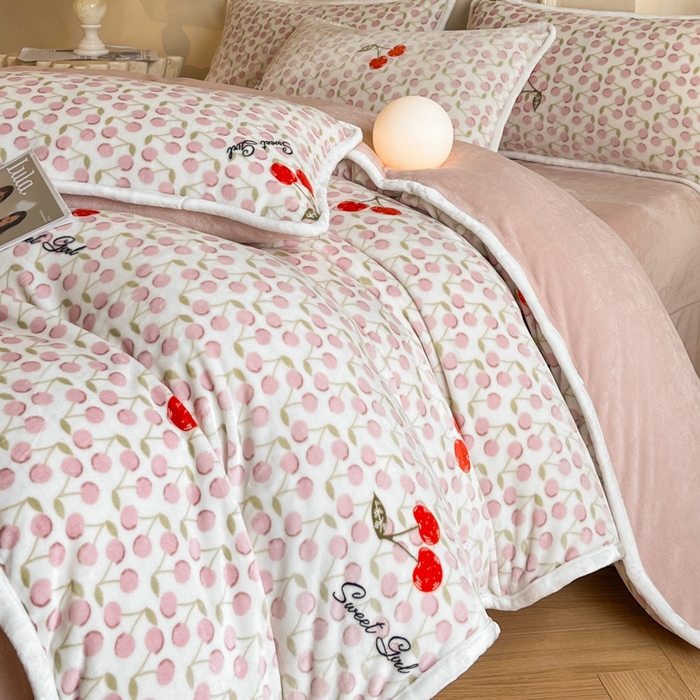 91家纺网 家纺一手货源 找家纺 （总推）诺梵2025新款牛8斤奶绒印花包边四件套