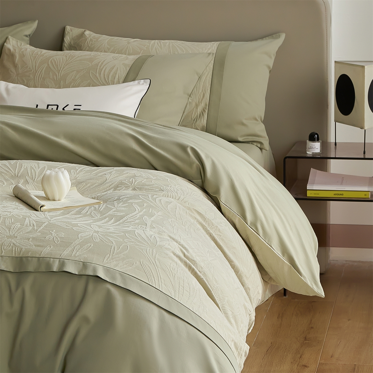 91家纺网 家纺一手货源 找家纺 （总）蓝米卡夫 2025秋冬-A类全棉亮面提花100支磨毛拼接款（礼盒包装）提供买家秀