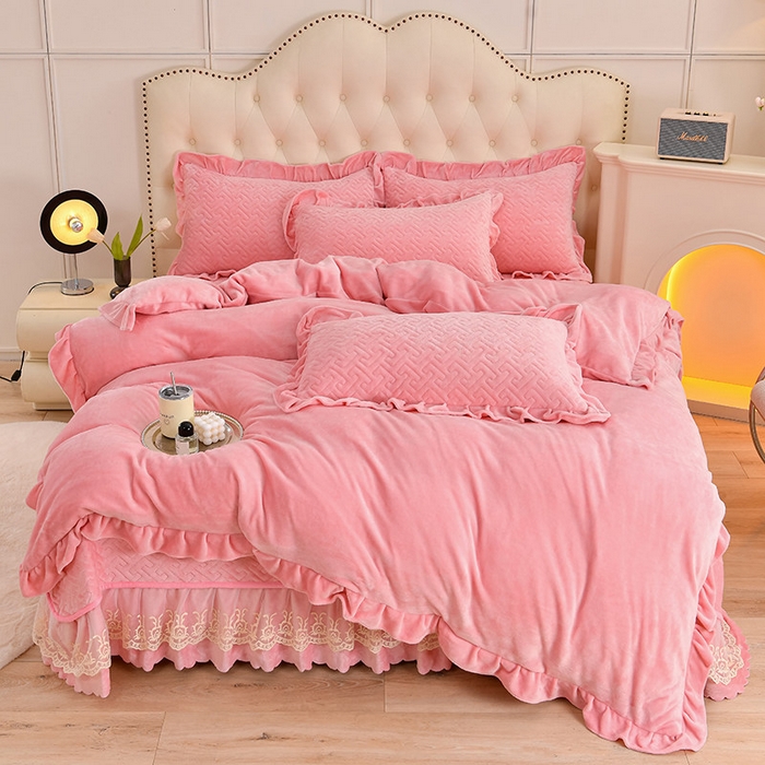 91家纺网 家纺一手货源 找家纺 畅畅家纺 2025新款11斤秋冬加厚纯色韩版牛奶绒夹棉床盖四件套-倾城 倾城-桃粉