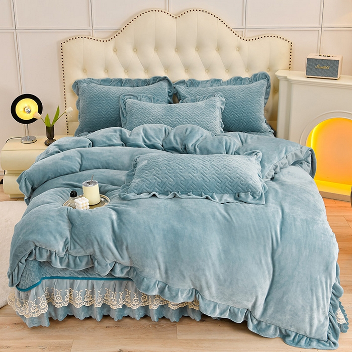 91家纺网 家纺一手货源 找家纺 畅畅家纺 2025新款11斤秋冬加厚纯色韩版牛奶绒夹棉床盖四件套-倾城 倾城-雾蓝