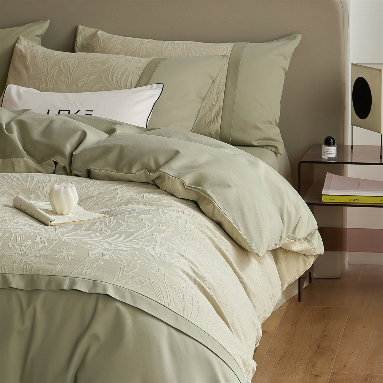 91家纺网 家纺一手货源 找家纺 （总）蓝米卡夫 2025秋冬-A类全棉亮面提花100支磨毛拼接款（礼盒包装）提供买家秀