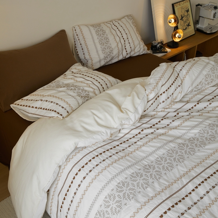 91家纺网 家纺一手货源 找家纺 （总）山舍家居 2025新款全棉纯棉色织提花四件套-遇见费尔岛