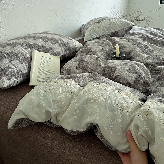 91家纺网 家纺一手货源 找家纺 仟网汇 2025新款亚麻复古花边系列四件套 方格灰