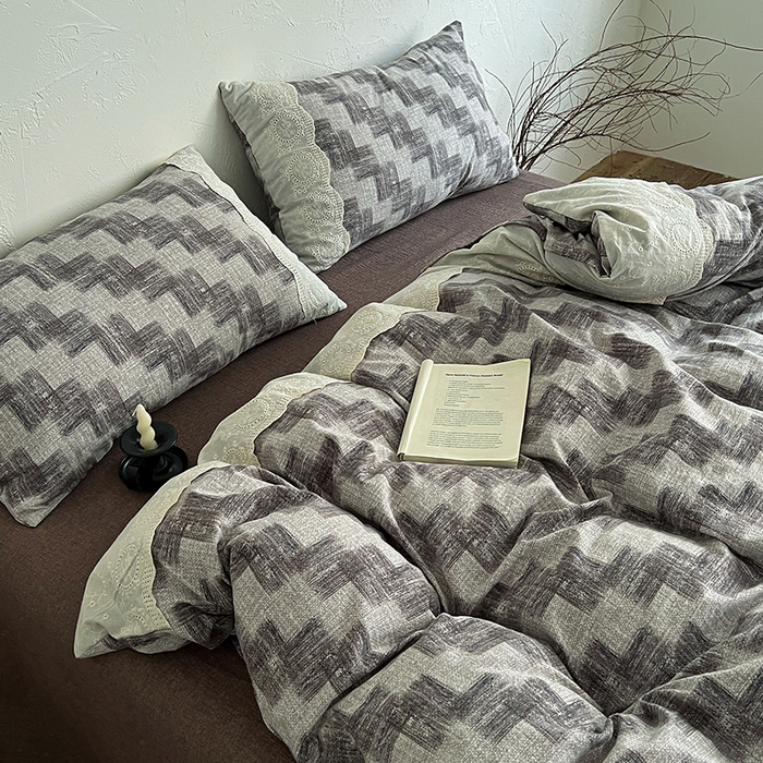 91家纺网 家纺一手货源 找家纺 仟网汇 2025新款亚麻复古花边系列四件套 方格灰