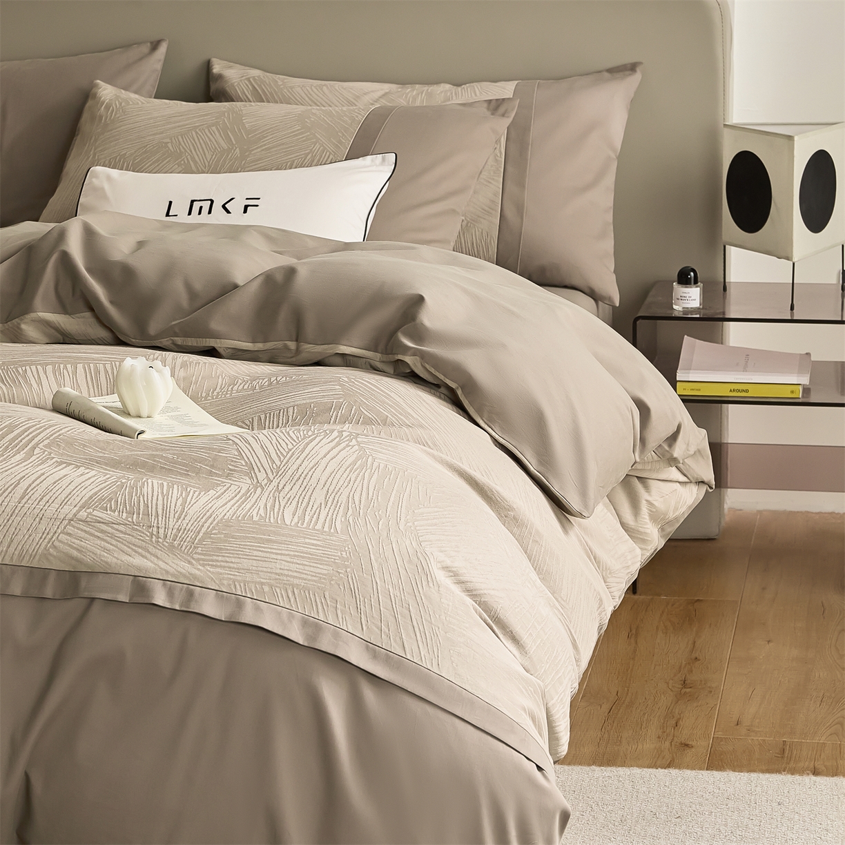 91家纺网 家纺一手货源 找家纺 （总）蓝米卡夫 2025秋冬-A类全棉亮面提花100支磨毛拼接款（礼盒包装）提供买家秀