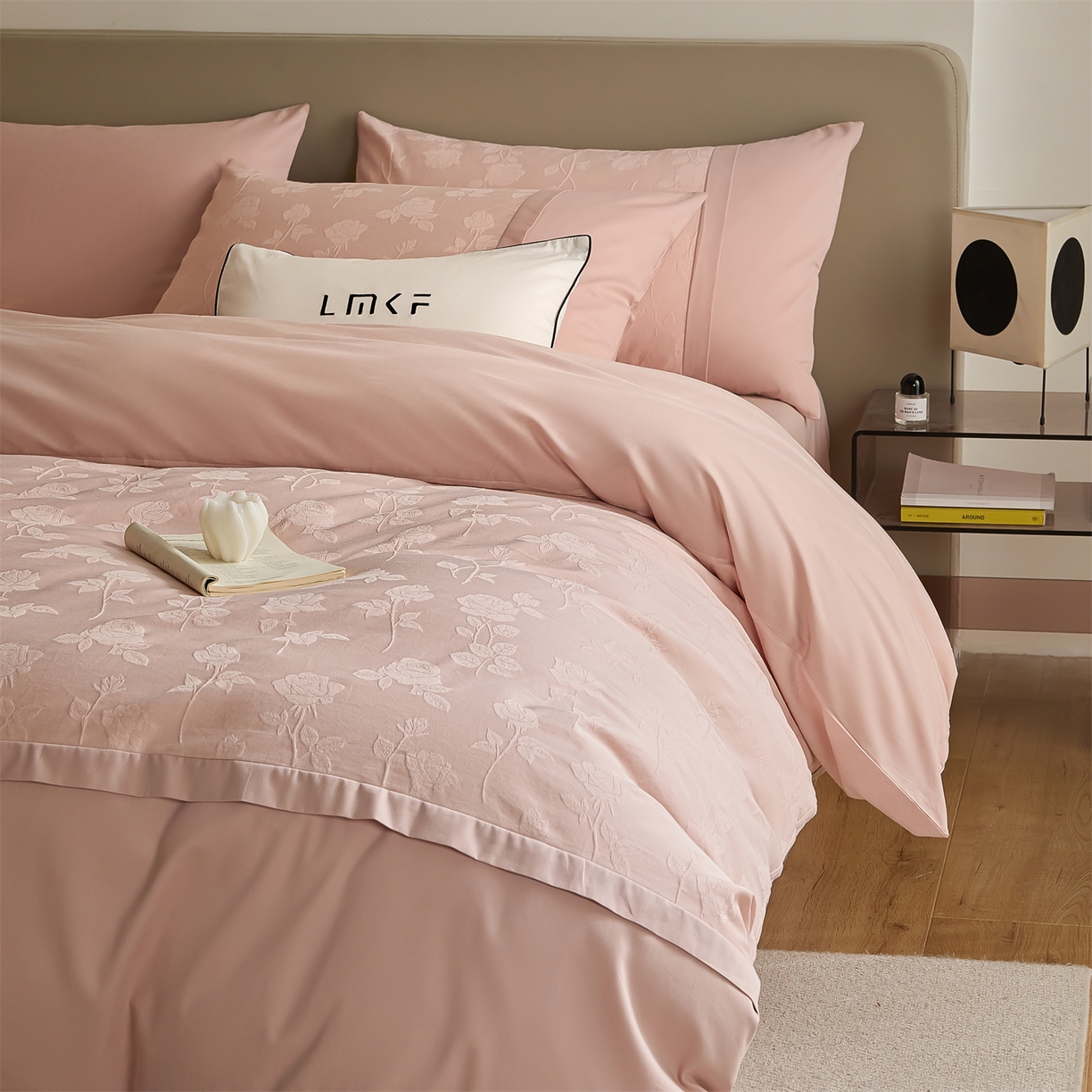 91家纺网 家纺一手货源 找家纺 （总）蓝米卡夫 2025秋冬-A类全棉亮面提花100支磨毛拼接款（礼盒包装）提供买家秀