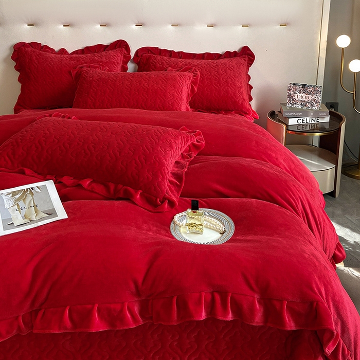 91家纺网 家纺一手货源 找家纺 畅畅家纺 2025新款11斤秋冬加厚纯色韩版牛奶绒夹棉床盖四件套-倾城 倾城-大红