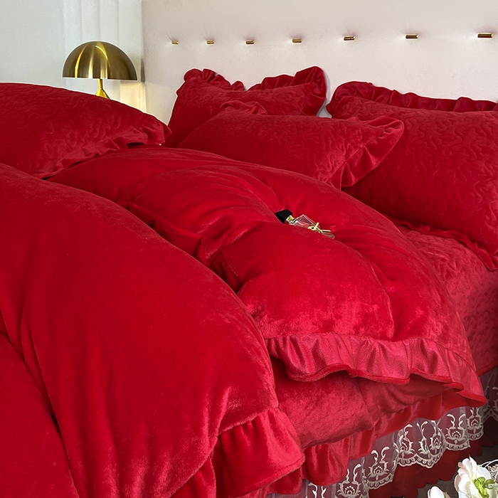 91家纺网 家纺一手货源 找家纺 畅畅家纺 2025新款11斤秋冬加厚纯色韩版牛奶绒夹棉床盖四件套-倾城 倾城-大红