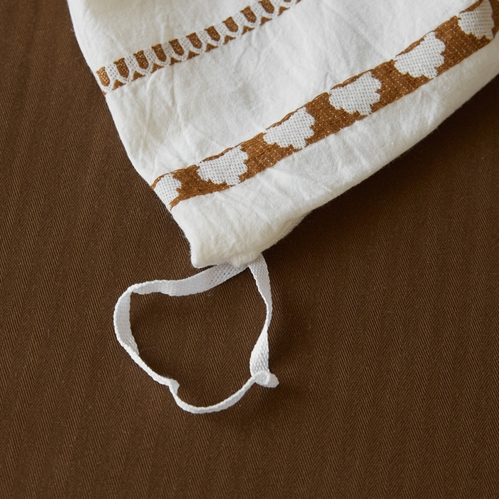 91家纺网 家纺一手货源 找家纺 山舍家居 2025新款全棉纯棉色织提花四件套-遇见费尔岛 遇见费尔岛-太妃糖