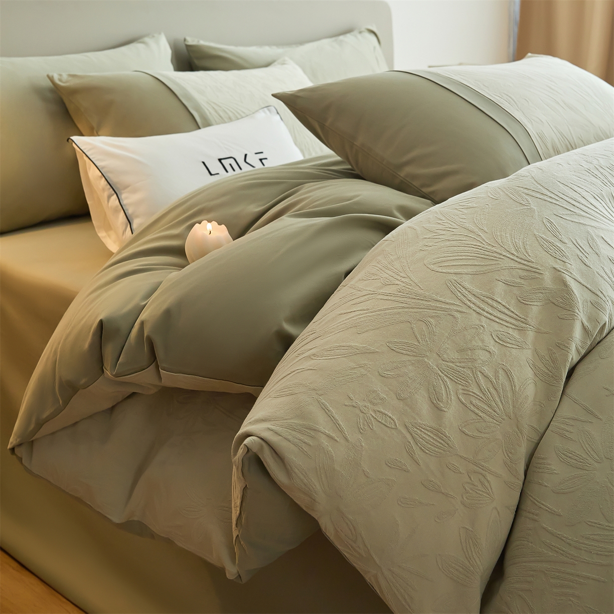 91家纺网 家纺一手货源 找家纺 蓝米卡夫 2025秋冬-A类全棉亮面提花50S*50S双股磨毛拼接款（礼盒包装）提供买家秀 秘境-奶绿