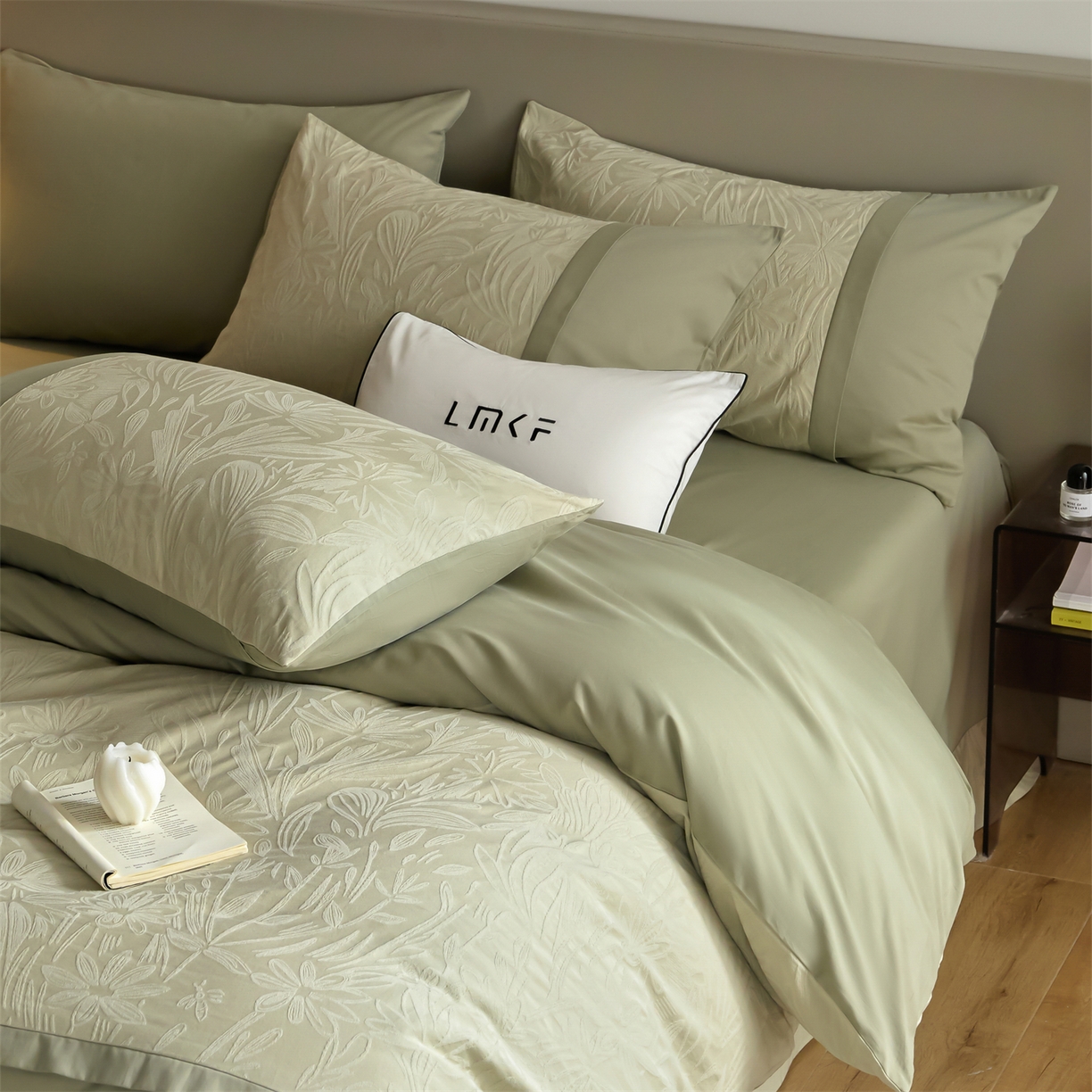 91家纺网 家纺一手货源 找家纺 蓝米卡夫 2025秋冬-A类全棉亮面提花50S*50S双股磨毛拼接款（礼盒包装）提供买家秀 秘境-奶绿