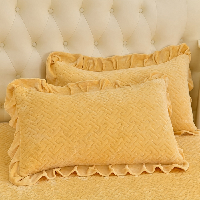 91家纺网 家纺一手货源 找家纺 畅畅家纺 2025新款11斤秋冬加厚纯色韩版牛奶绒夹棉床盖四件套-倾城 倾城-黄