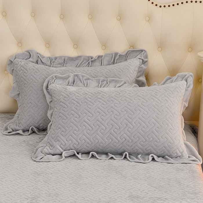 91家纺网 家纺一手货源 找家纺 畅畅家纺 2025新款11斤秋冬加厚纯色韩版牛奶绒夹棉床盖四件套-倾城 倾城-灰