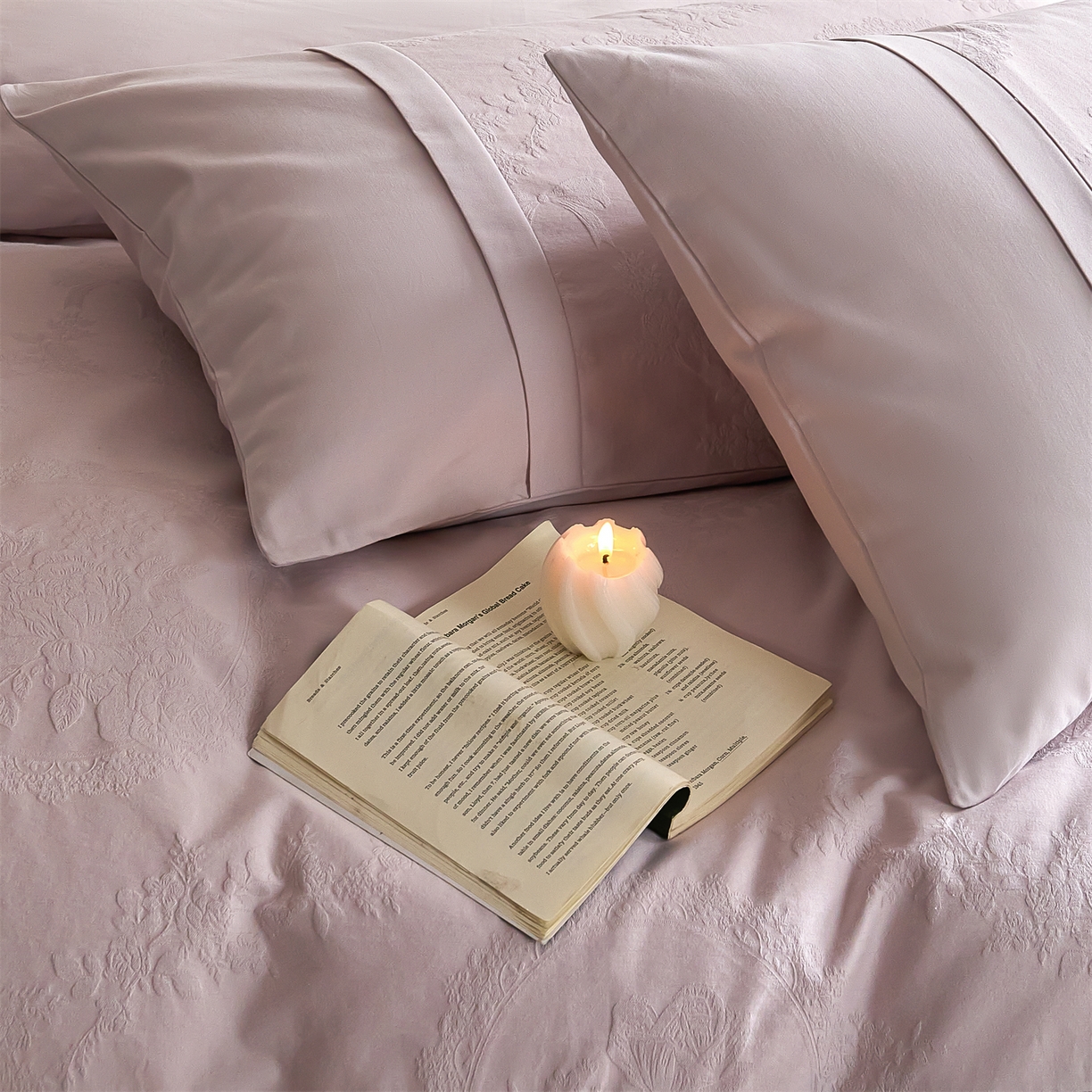 91家纺网 家纺一手货源 找家纺 蓝米卡夫 2025秋冬-A类全棉亮面提花50S*50S双股磨毛拼接款（礼盒包装）提供买家秀 法式浪漫-幻影紫