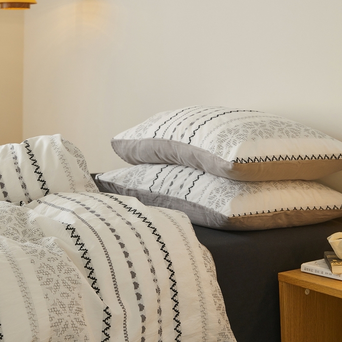 91家纺网 家纺一手货源 找家纺 山舍家居 2025新款全棉纯棉色织提花四件套-遇见费尔岛 遇见费尔岛-黑白配