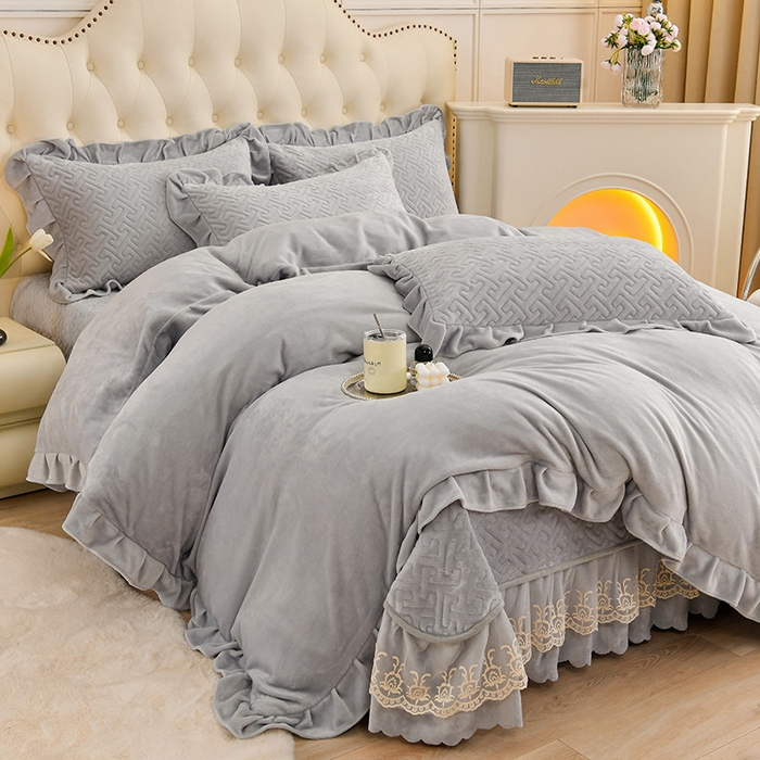 91家纺网 家纺一手货源 找家纺 畅畅家纺 2025新款11斤秋冬加厚纯色韩版牛奶绒夹棉床盖四件套-倾城 倾城-灰