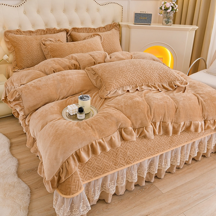 91家纺网 家纺一手货源 找家纺 畅畅家纺 2025新款11斤秋冬加厚纯色韩版牛奶绒夹棉床盖四件套-倾城 倾城-卡其