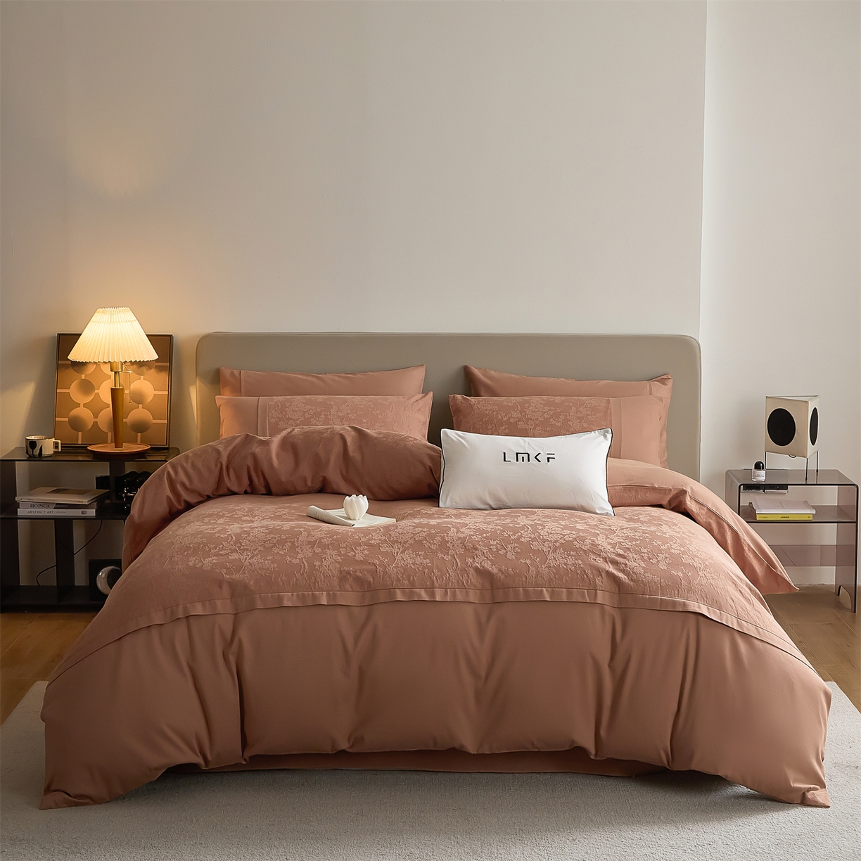 91家纺网 家纺一手货源 找家纺 蓝米卡夫 2025秋冬-A类全棉亮面提花50S*50S双股磨毛拼接款（礼盒包装）提供买家秀 梦幻花园-深秋咖