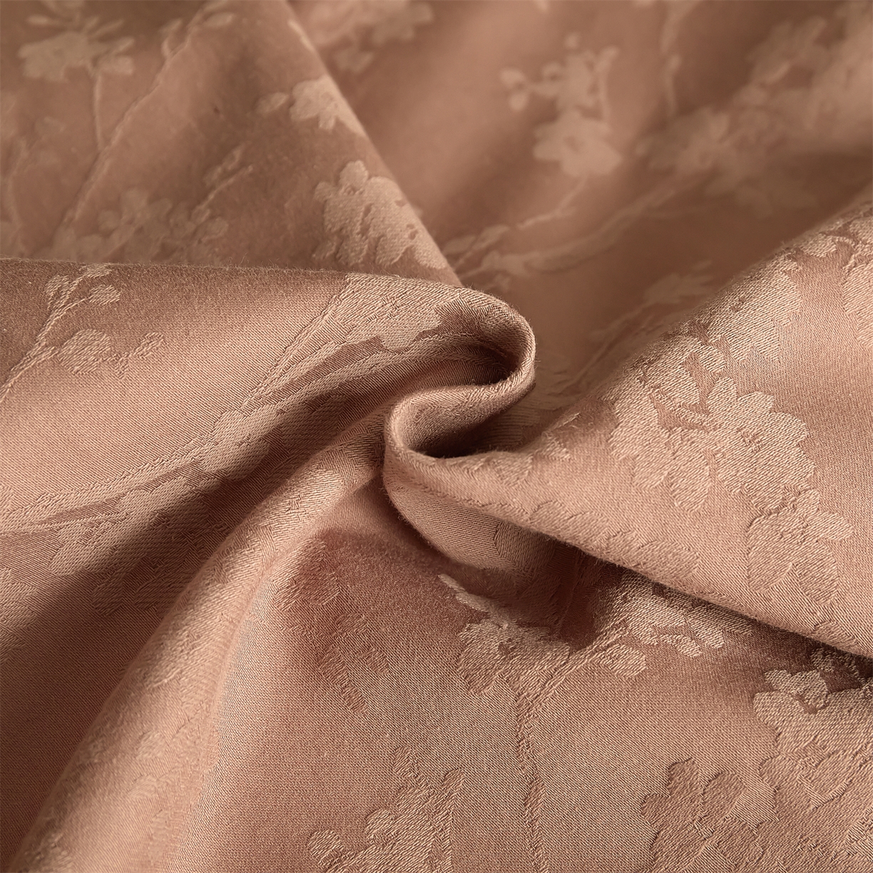 91家纺网 家纺一手货源 找家纺 蓝米卡夫 2025秋冬-A类全棉亮面提花50S*50S双股磨毛拼接款（礼盒包装）提供买家秀 梦幻花园-深秋咖