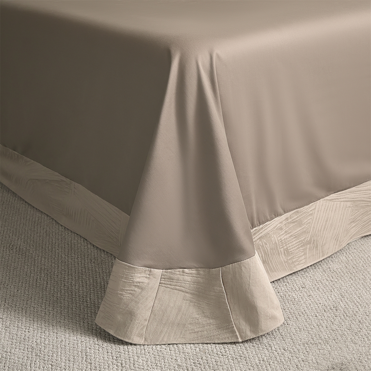 91家纺网 家纺一手货源 找家纺 蓝米卡夫 2025秋冬-A类全棉亮面提花50S*50S双股磨毛拼接款（礼盒包装）提供买家秀 摩卡-金属灰