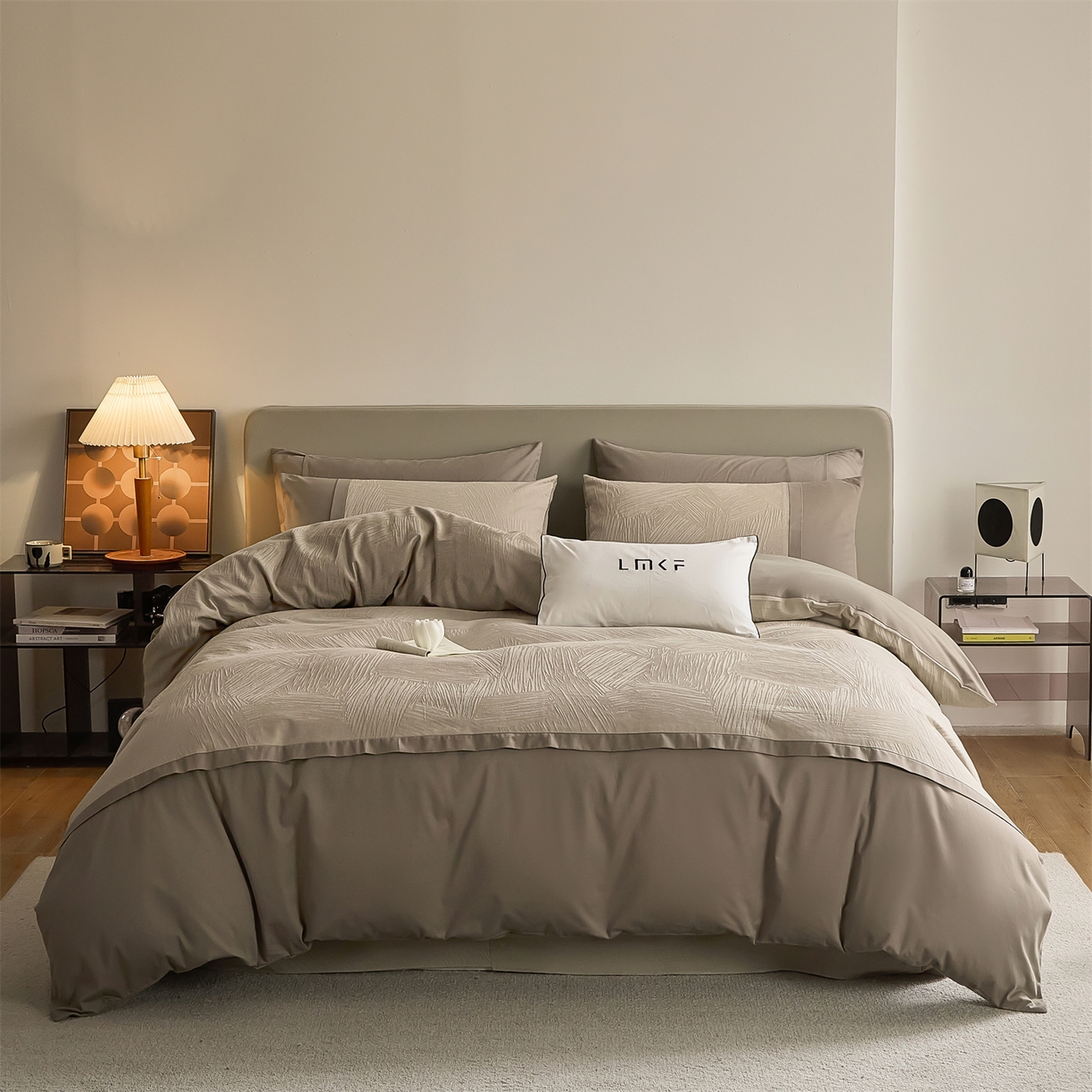 91家纺网 家纺一手货源 找家纺 蓝米卡夫 2025秋冬-A类全棉亮面提花50S*50S双股磨毛拼接款（礼盒包装）提供买家秀 摩卡-金属灰