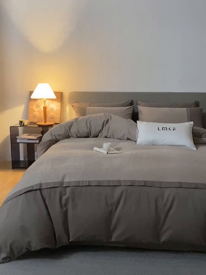 91家纺网 家纺一手货源 找家纺 蓝米卡夫 2025秋冬-A类全棉亮面提花50S*50S双股磨毛拼接款（礼盒包装）提供买家秀 摩卡-金属灰