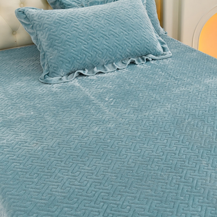 91家纺网 家纺一手货源 找家纺 畅畅家纺 2025新款11斤秋冬加厚纯色韩版牛奶绒夹棉床盖四件套-倾城 倾城-雾蓝