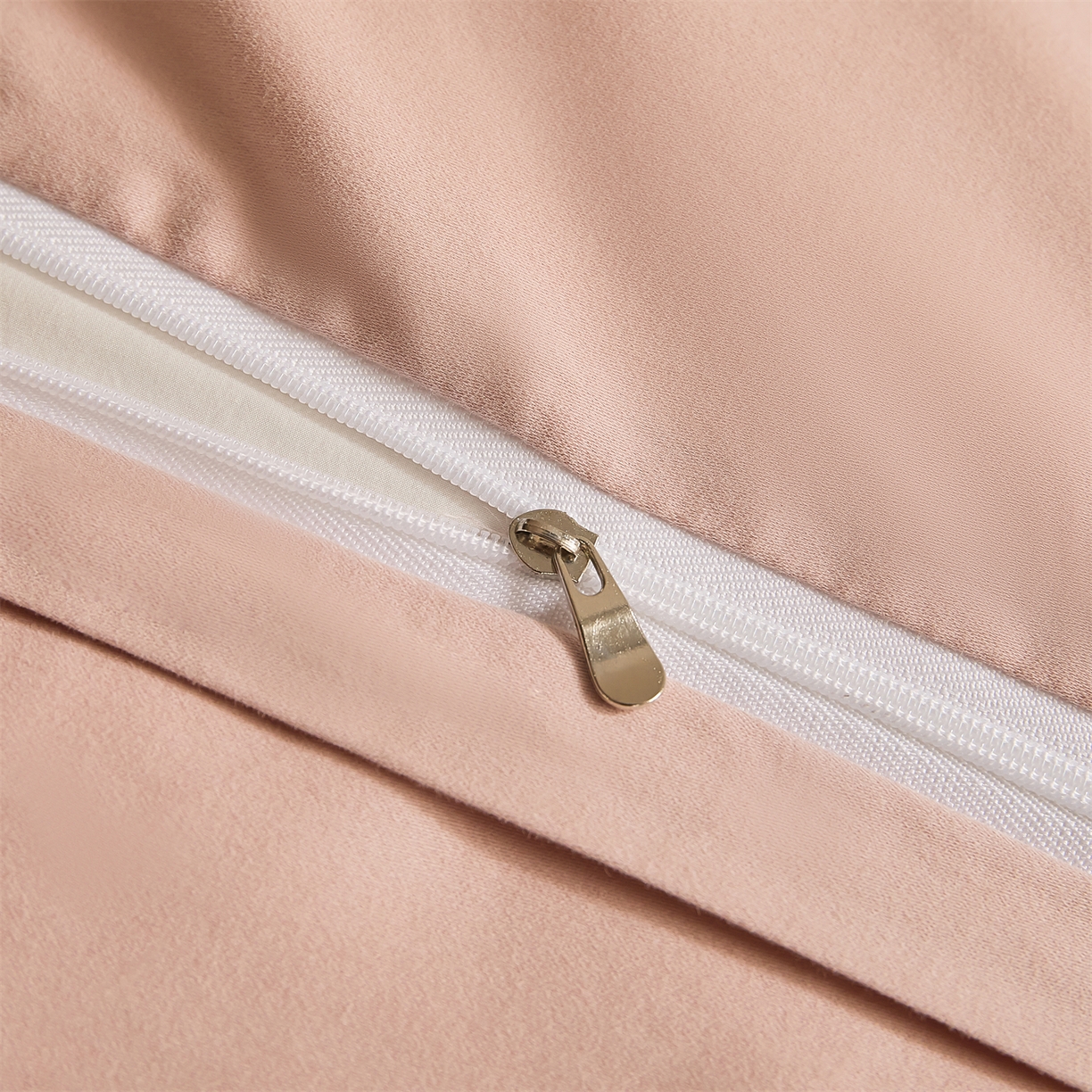 91家纺网 家纺一手货源 找家纺 蓝米卡夫 2025秋冬-A类全棉亮面提花50S*50S双股磨毛拼接款（礼盒包装）提供买家秀 岁月留声-唯美粉