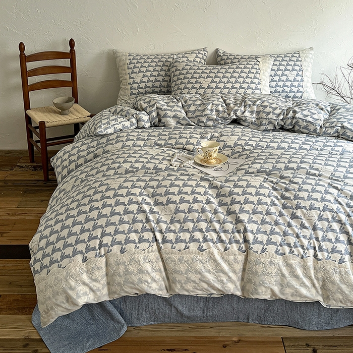 91家纺网 家纺一手货源 找家纺 仟网汇 2025新款亚麻复古花边系列四件套 兔宝宝-蓝