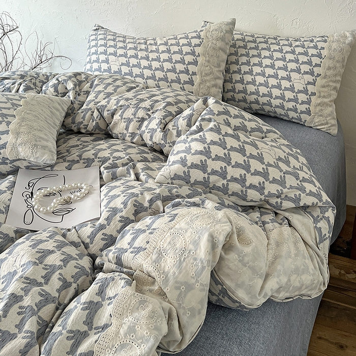 91家纺网 家纺一手货源 找家纺 仟网汇 2025新款亚麻复古花边系列四件套 兔宝宝-蓝