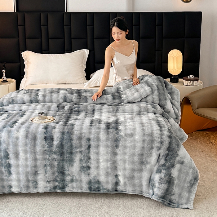 91家纺网 家纺一手货源 找家纺 （总）安琪家纺 2025新款300G炫彩水墨画仿兔毛绒大泡泡绒印花法兰绒毛毯大理石纹休闲毯沙发盖毯跨境外贸出口专供