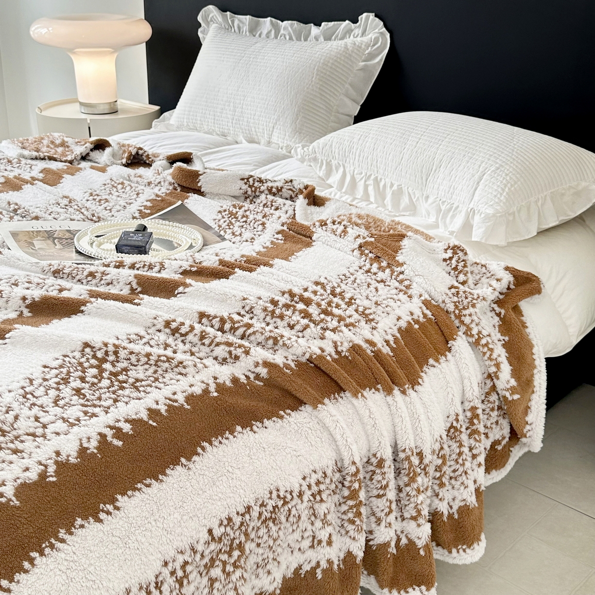 91家纺网 家纺一手货源 找家纺 畅畅家纺 2025新款超柔阳离子塔芙绒舒棉绒毛毯春秋夏盖毯 塔芙-茶棕