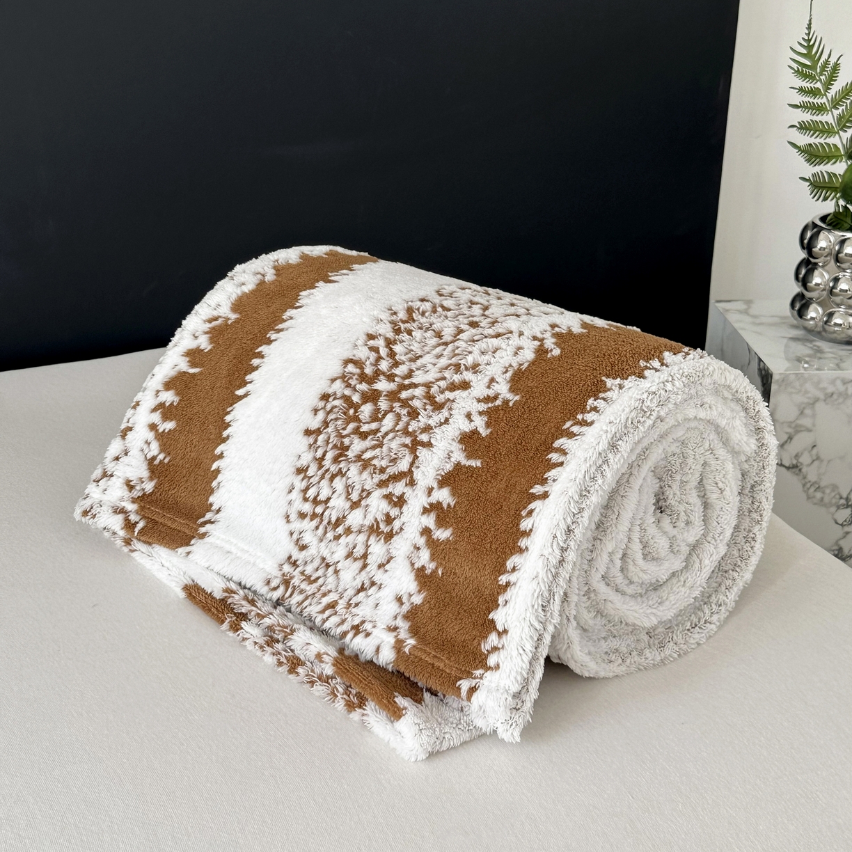 91家纺网 家纺一手货源 找家纺 畅畅家纺 2025新款超柔阳离子塔芙绒舒棉绒毛毯春秋夏盖毯 塔芙-茶棕